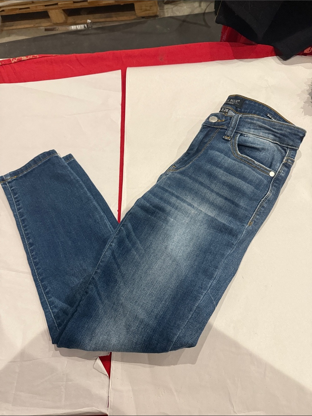 Judy Blue Medium Wash Slim Straight women’s Jeans